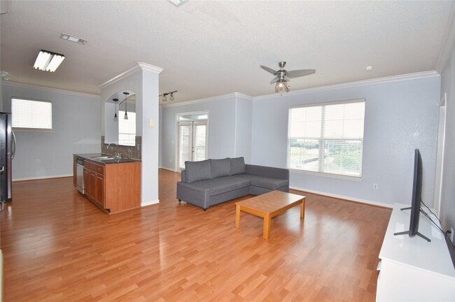 Building Photo - 1711 Old Spanish Trl