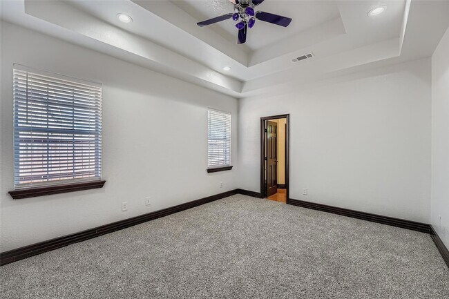 Building Photo - 10901 Parkfield Dr
