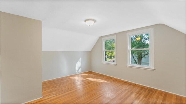 Building Photo - 828 15th St SW