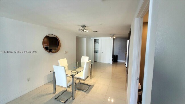 Building Photo - 485 Brickell Ave