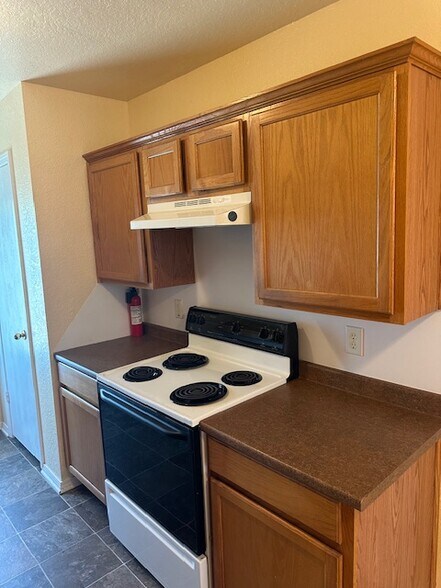 Building Photo - 917 Periwinkle Dr