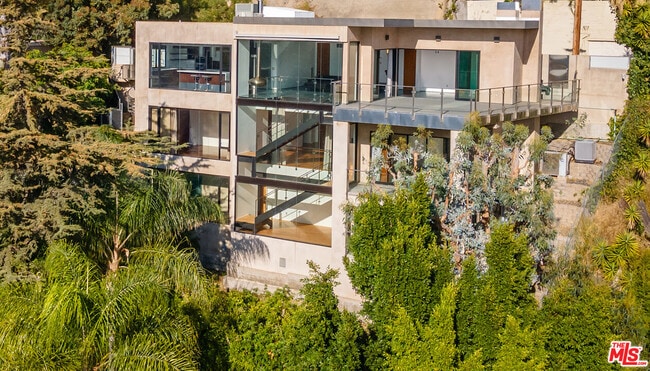 Building Photo - 8460 Harold Way