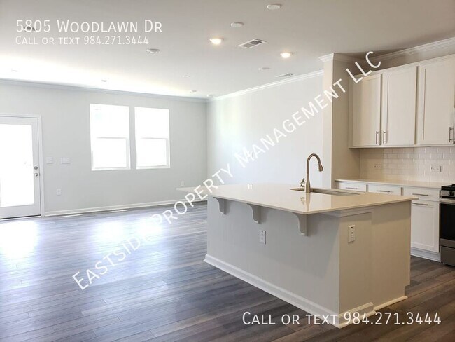 Building Photo - 5805 Woodlawn Dr