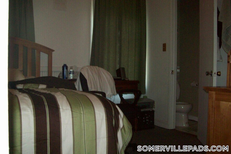 Building Photo - 335 Beacon St