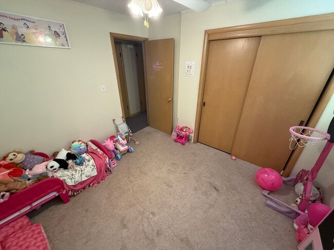 Building Photo - 5295 N Mohawk Ave