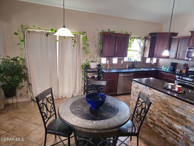 Building Photo - 14660 Spanish Point Dr