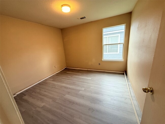 Building Photo - 814 Bandon Ln