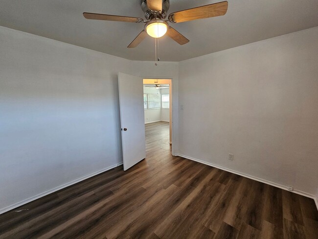 Building Photo - RETIREMENT COMMUNITY: Renovated Residence Hidden Gem 2 Bed/1 Bath - San Leandro