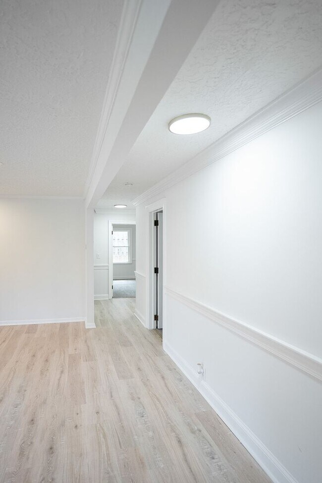 Building Photo - 3120 Edinburgh Dr