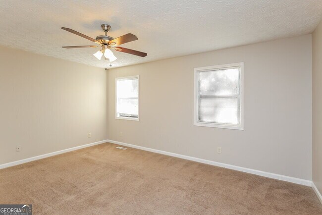 Building Photo - 5710 Deerfield Pl