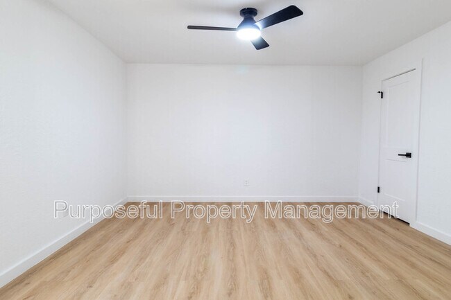 Building Photo - 8913 Bentree Country Way