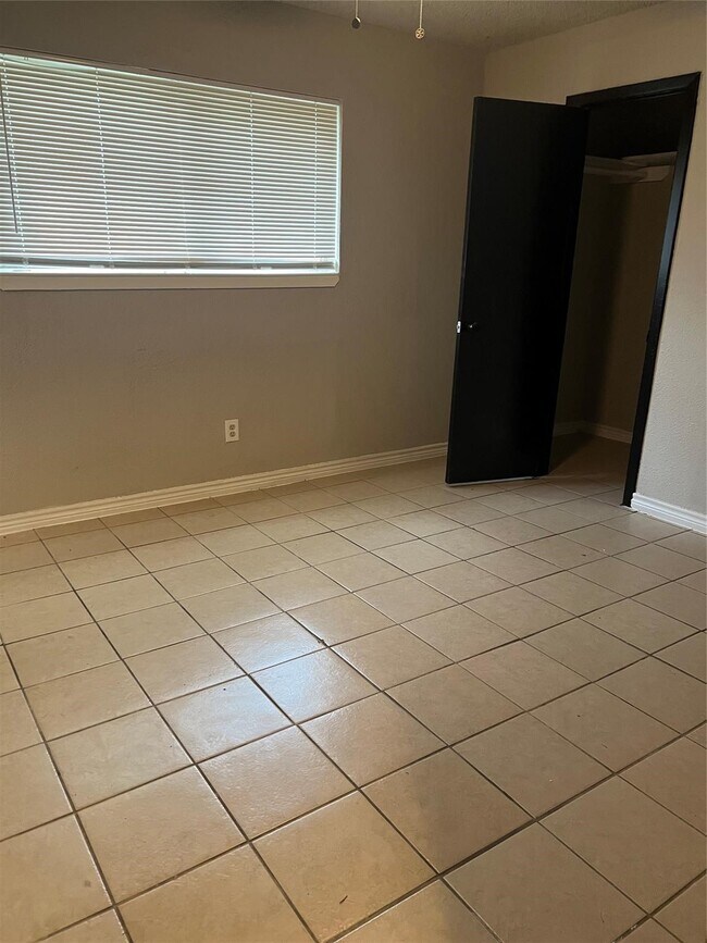 Building Photo - 10902 Jutland Rd