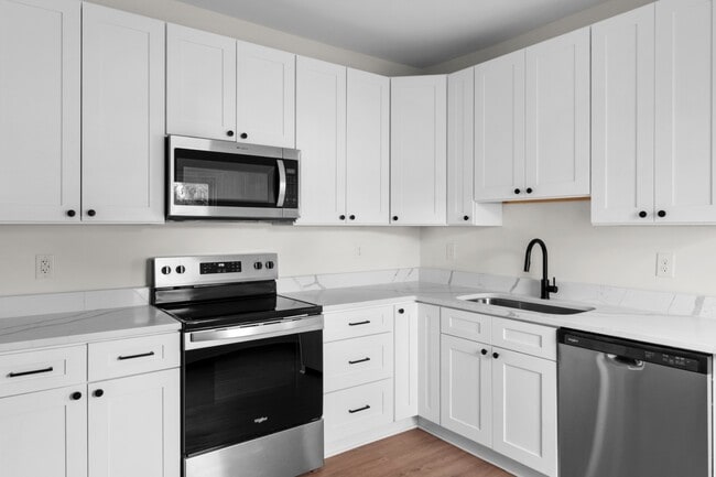 Building Photo - Trek Rentals