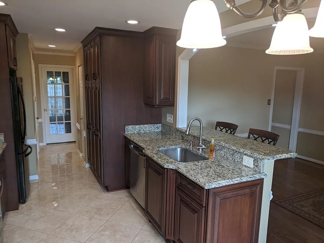 Building Photo - 152 English Run Cir