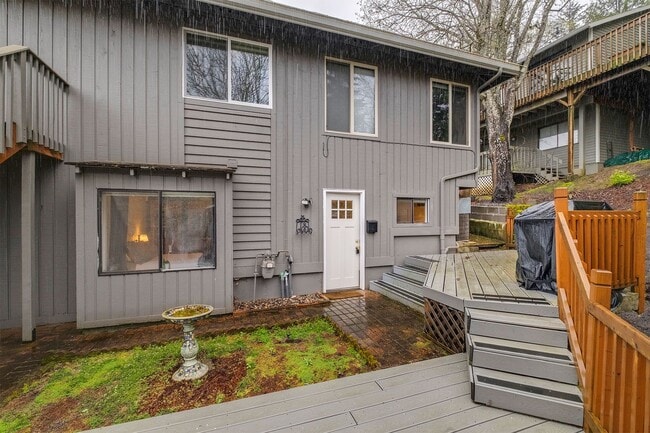 Building Photo - Studio style one bedroom in SW with all Ut...