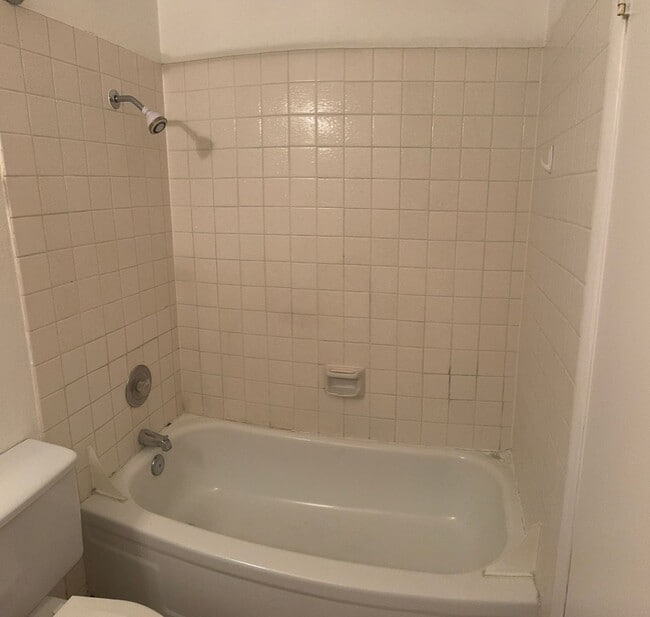Building Photo - 2 bedroom, 1.5 baths, Boulder Hills condo