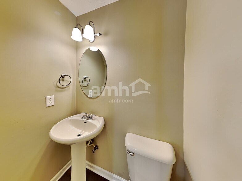 Building Photo - 5224 Ridgefalls Way