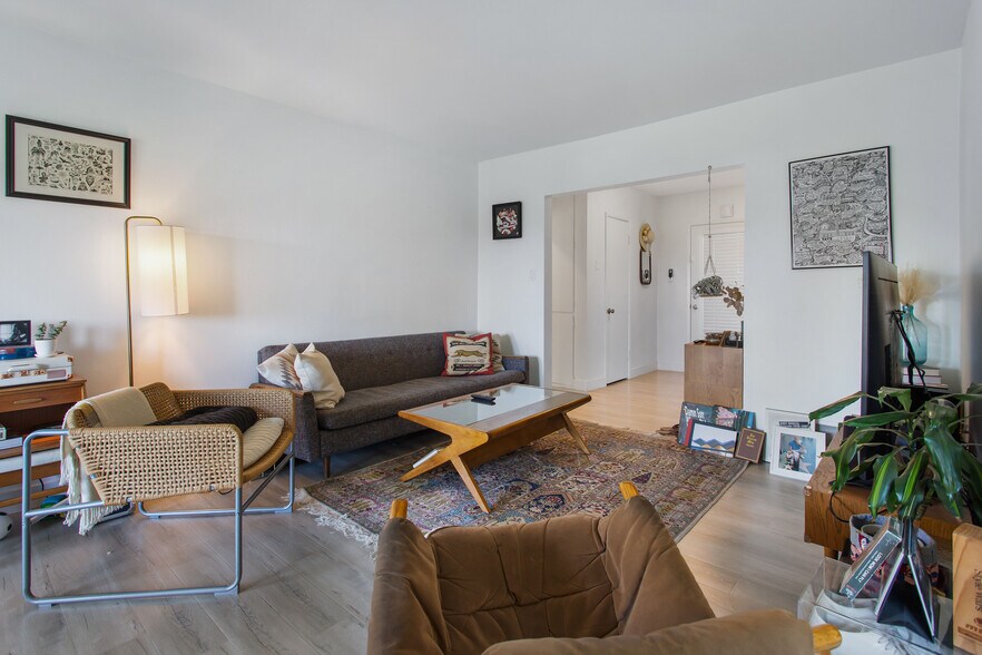 Living Room - 1722 Rotary Dr