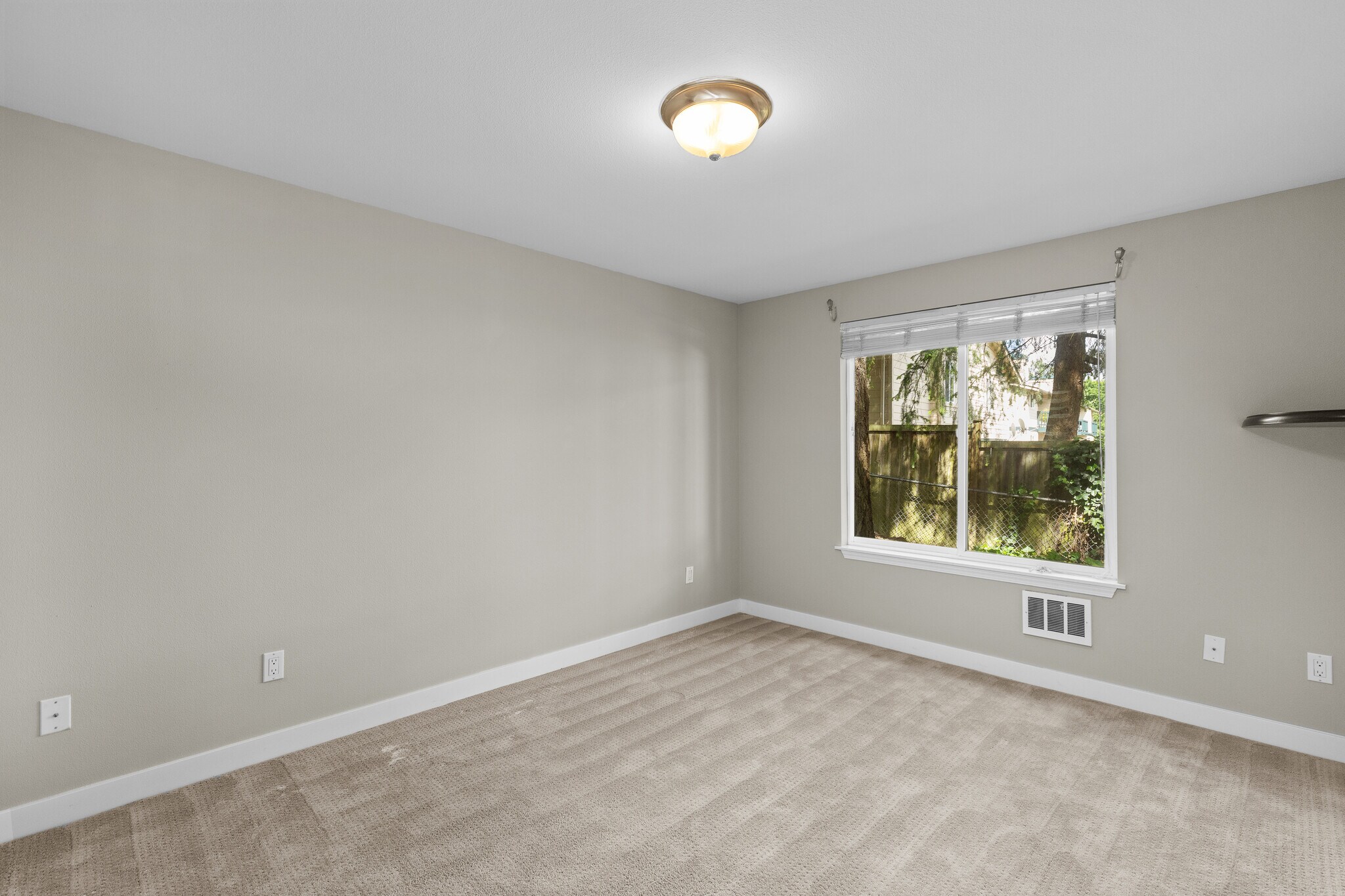 Building Photo - 4308 NE Sunset Blvd