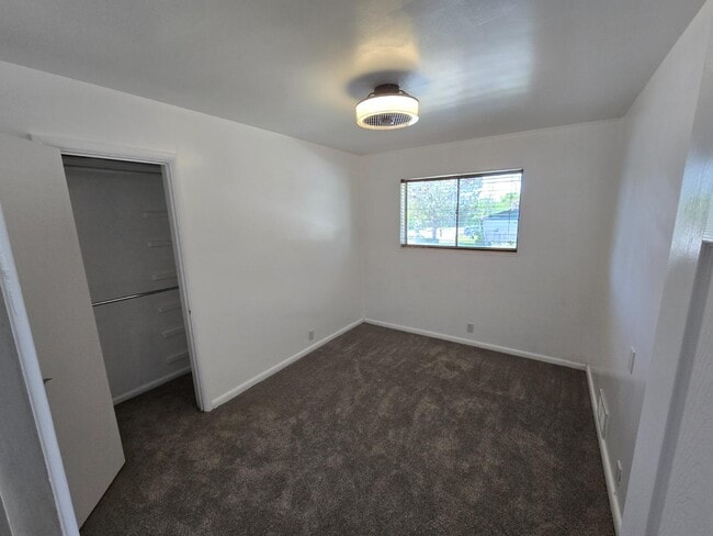 Building Photo - 309 E 200 S