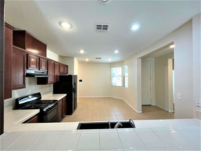 Building Photo - Enjoy mini park in your backyard! Single-story home in Aliante community