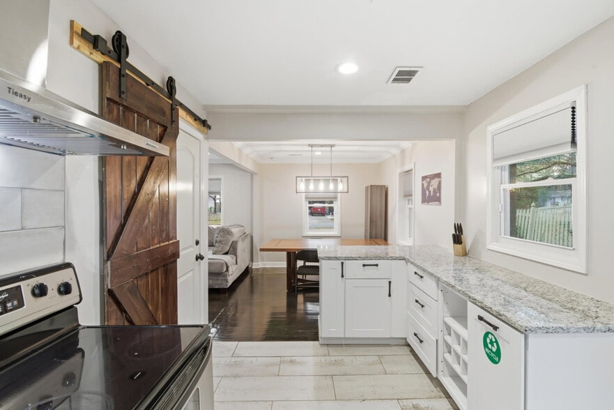 Building Photo - 1373 Benteen Way SE