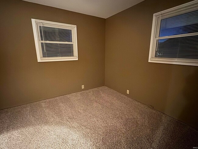 Building Photo - 709 Thornberry Dr