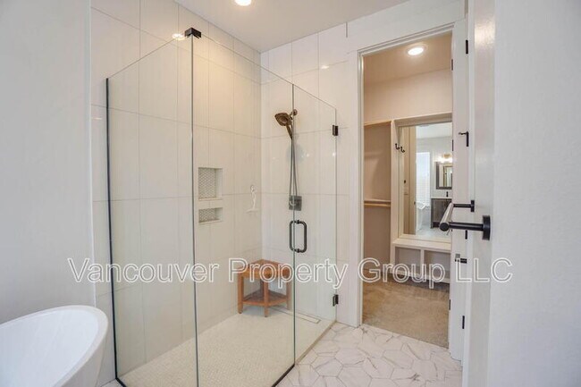 Building Photo - 15103 NE 98th Cir