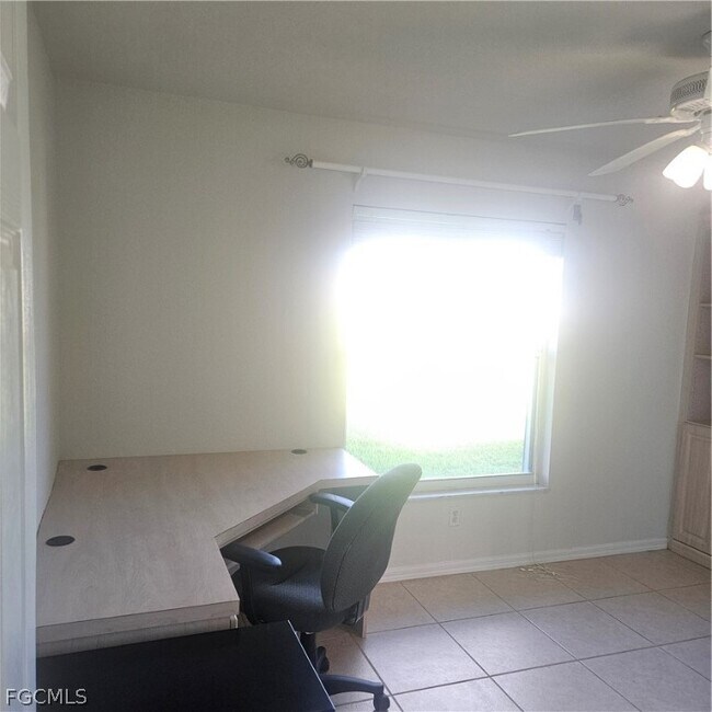 Building Photo - 3315 SW 8th Ct