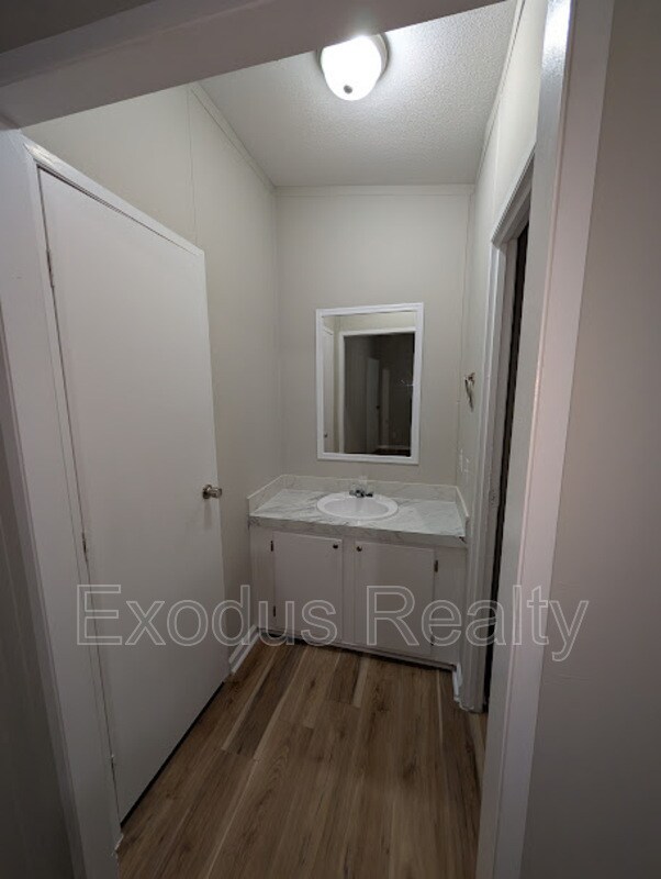 Building Photo - 45 Castle Wood