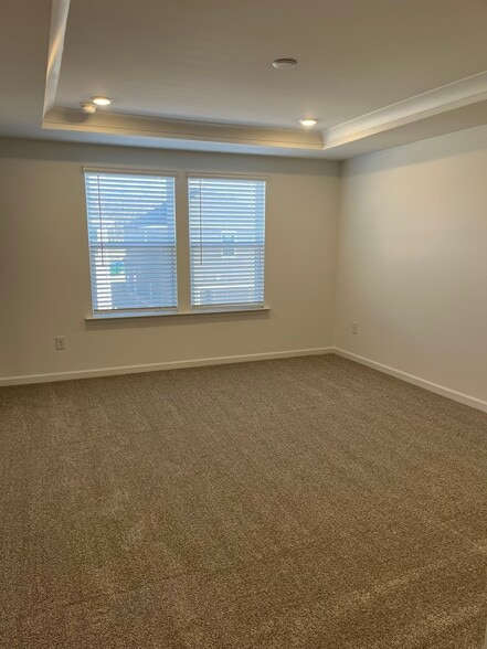 Master Suite - 3632 Pamlico St