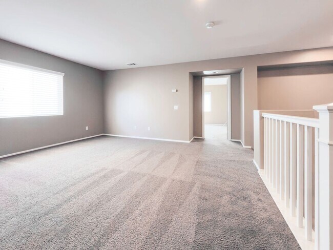 Building Photo - AVAILABLE NOW! 5 Bedroom, Cut-DeSac Home for Rent in a Beautiful, Murrieta Community!