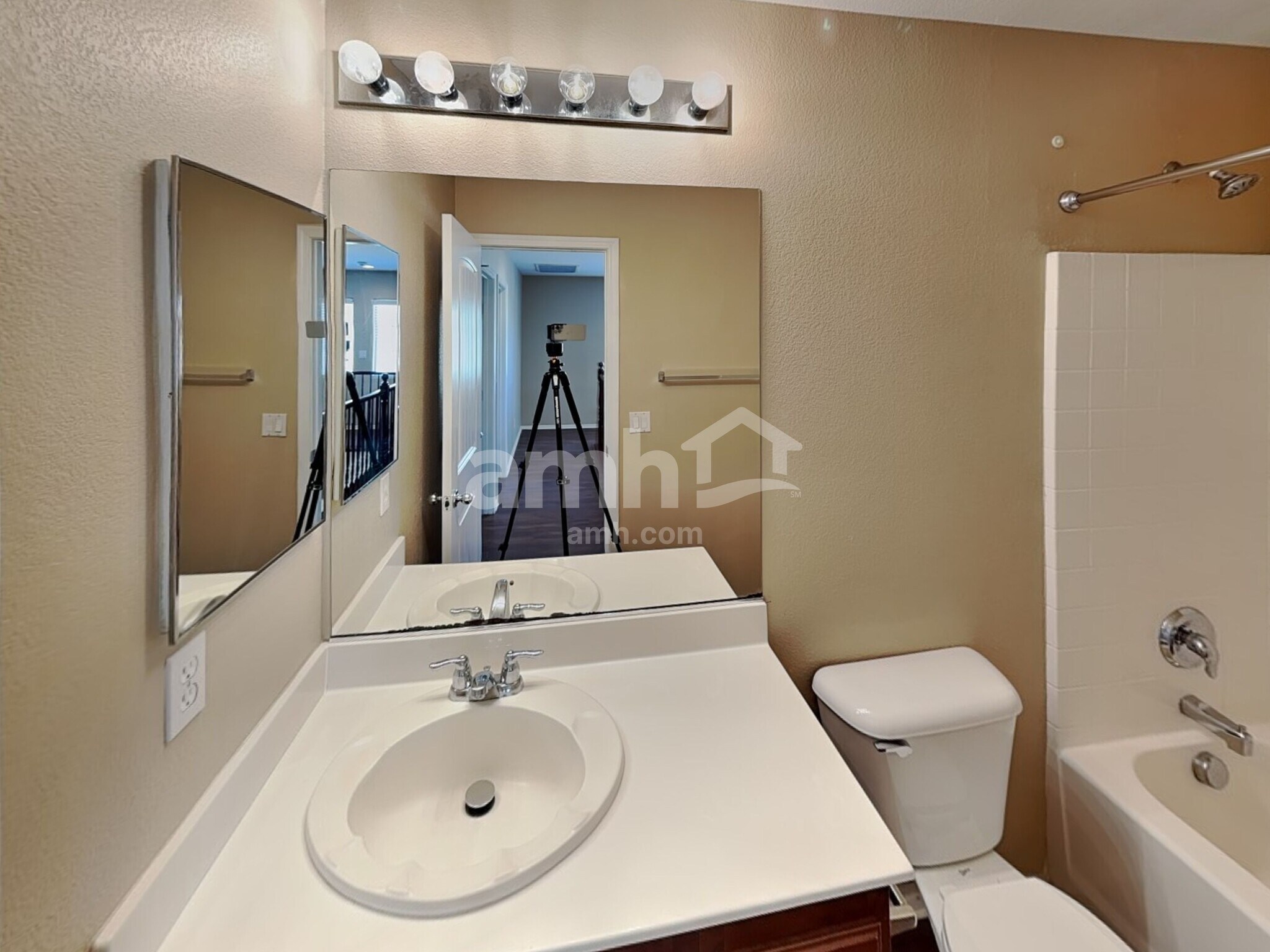 Building Photo - 5516 Stelle Amore St