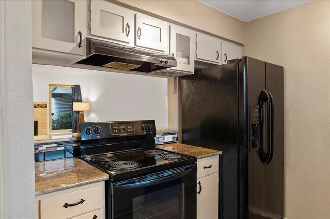 Building Photo - 8400 Jamestown Dr