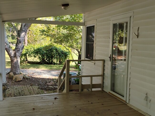 Building Photo - 8322 Chatham Church