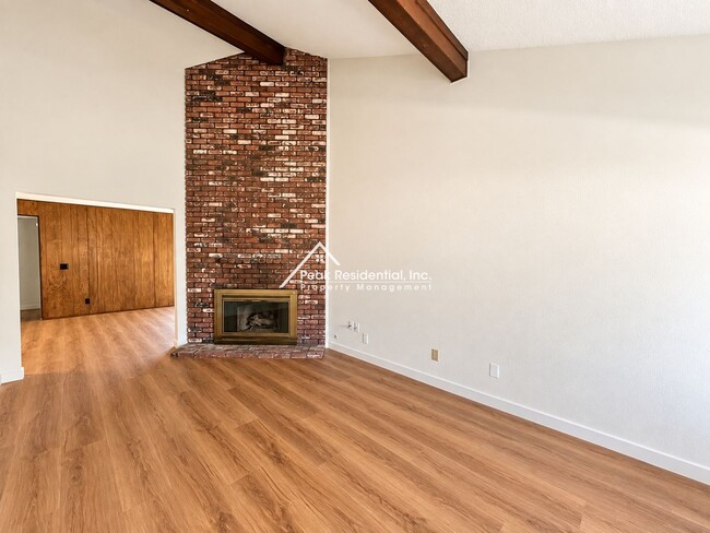 Building Photo - 8768 Mellowdawn Way