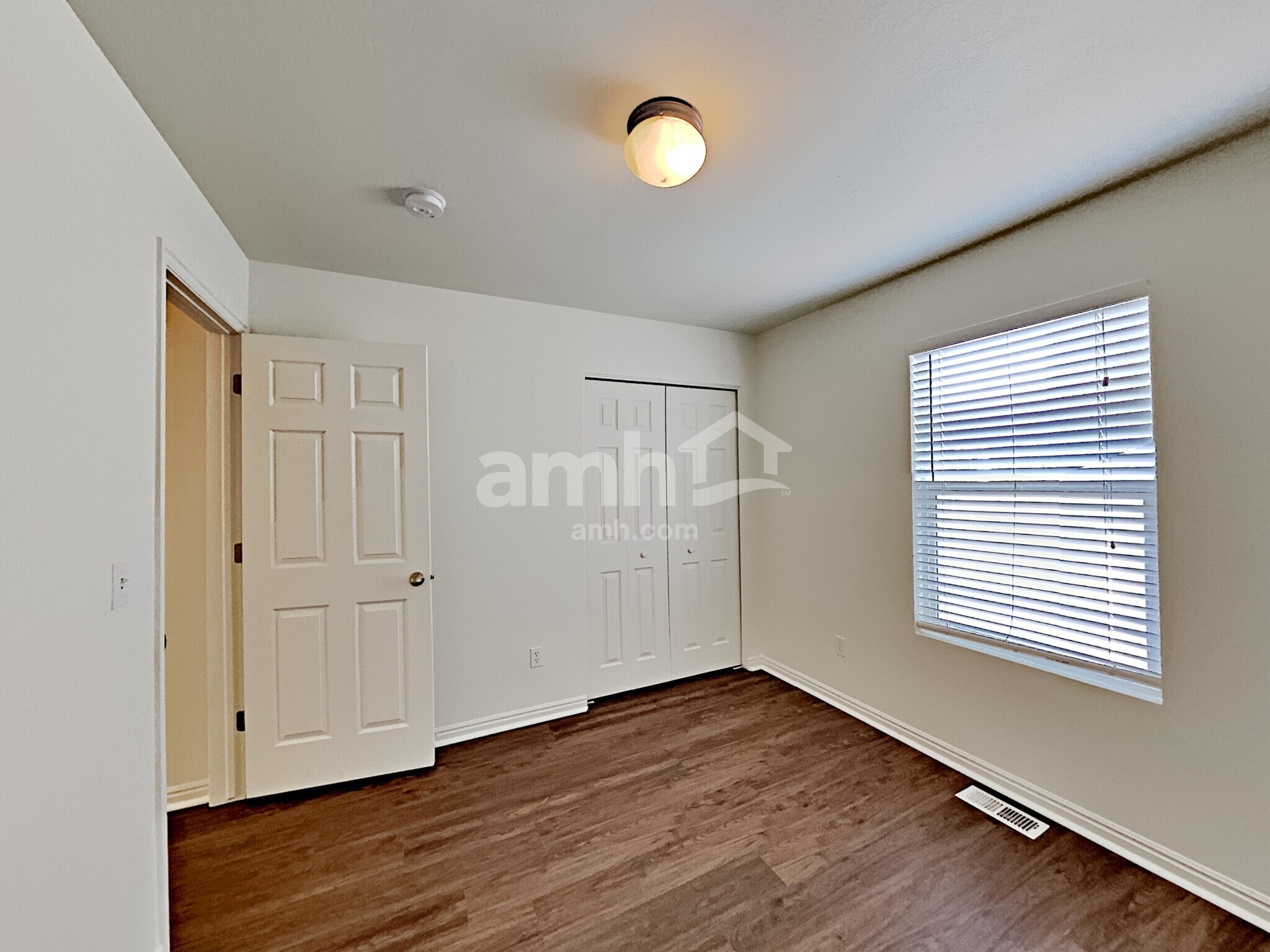 Building Photo - 4384 Maple Dr