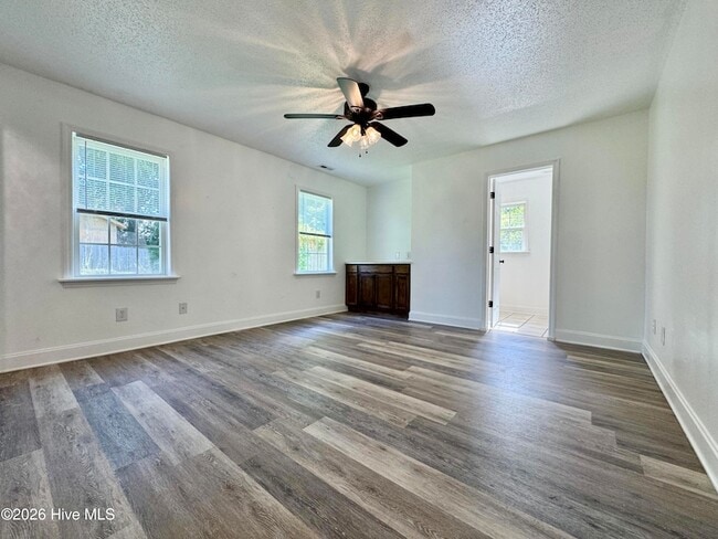 Building Photo - 502 Worth Dr