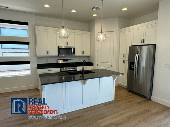 Building Photo - Woodland Estates Home