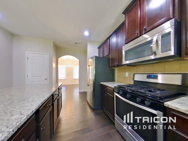 Building Photo - 4050 Tarnwood Pl