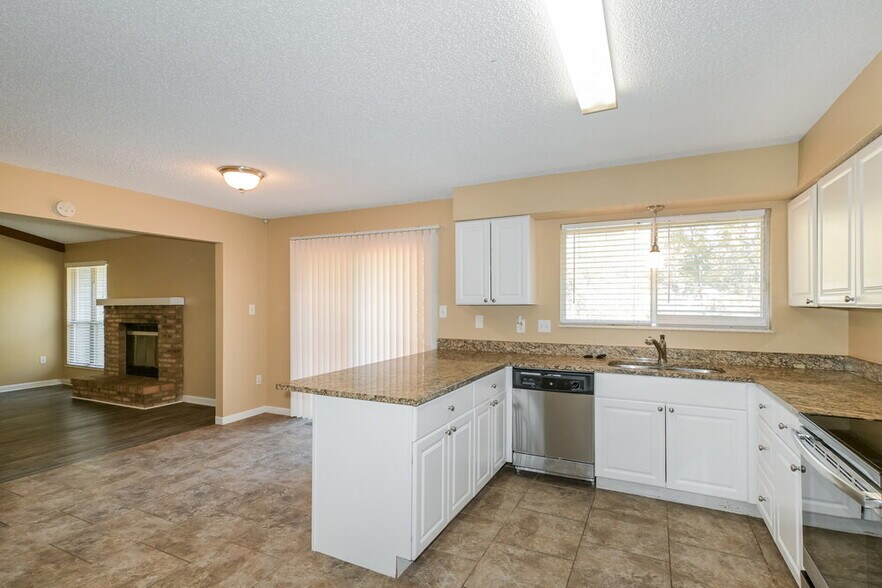 Building Photo - 1233 Colby Dr