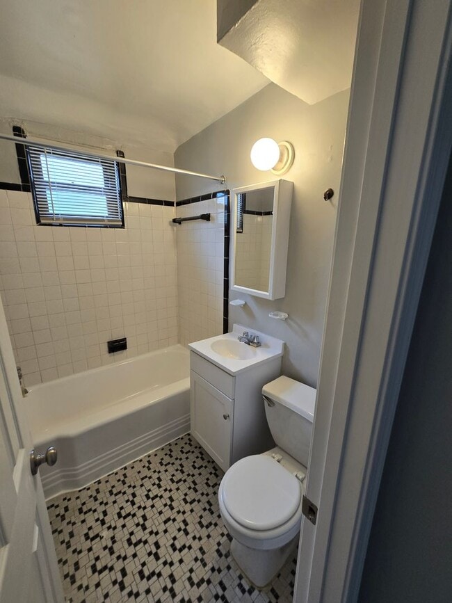 Interior Photo - 200 P ST NW