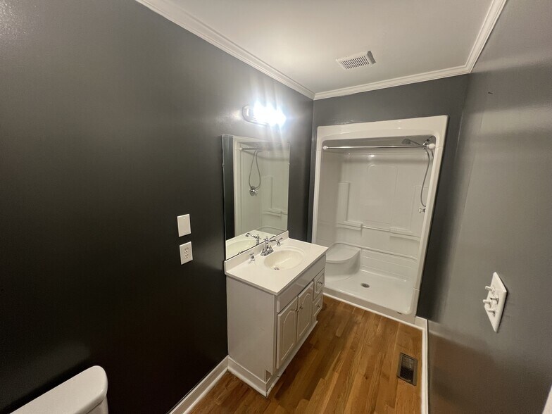 Bathroom A1 - 8542 Campbellton St