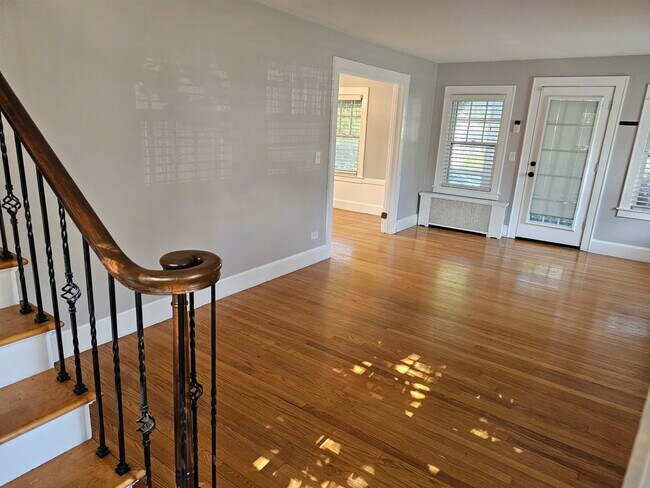 Building Photo - 14 John St