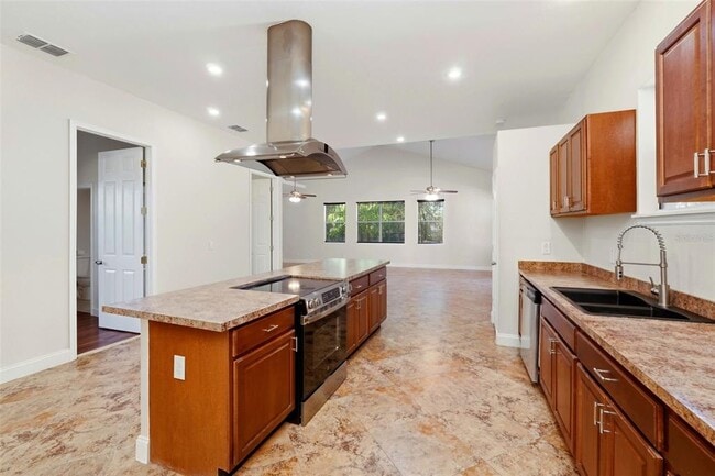 Building Photo - 5608 Kevin Ave