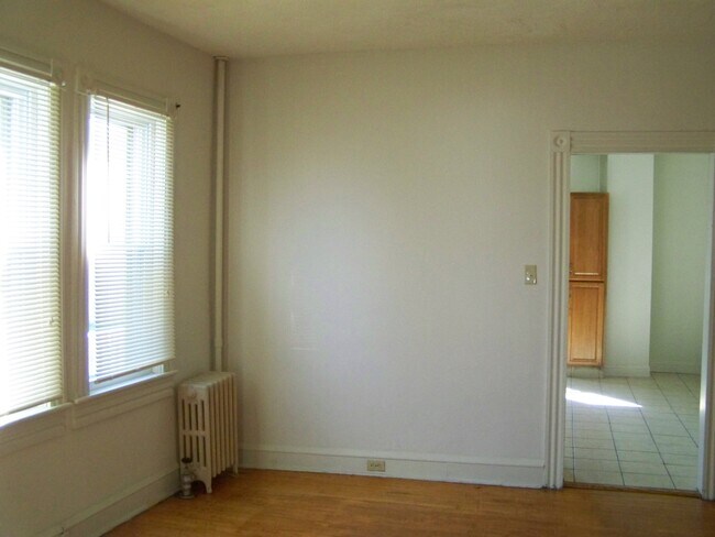 Dining room - 1441 N Lincoln Ave