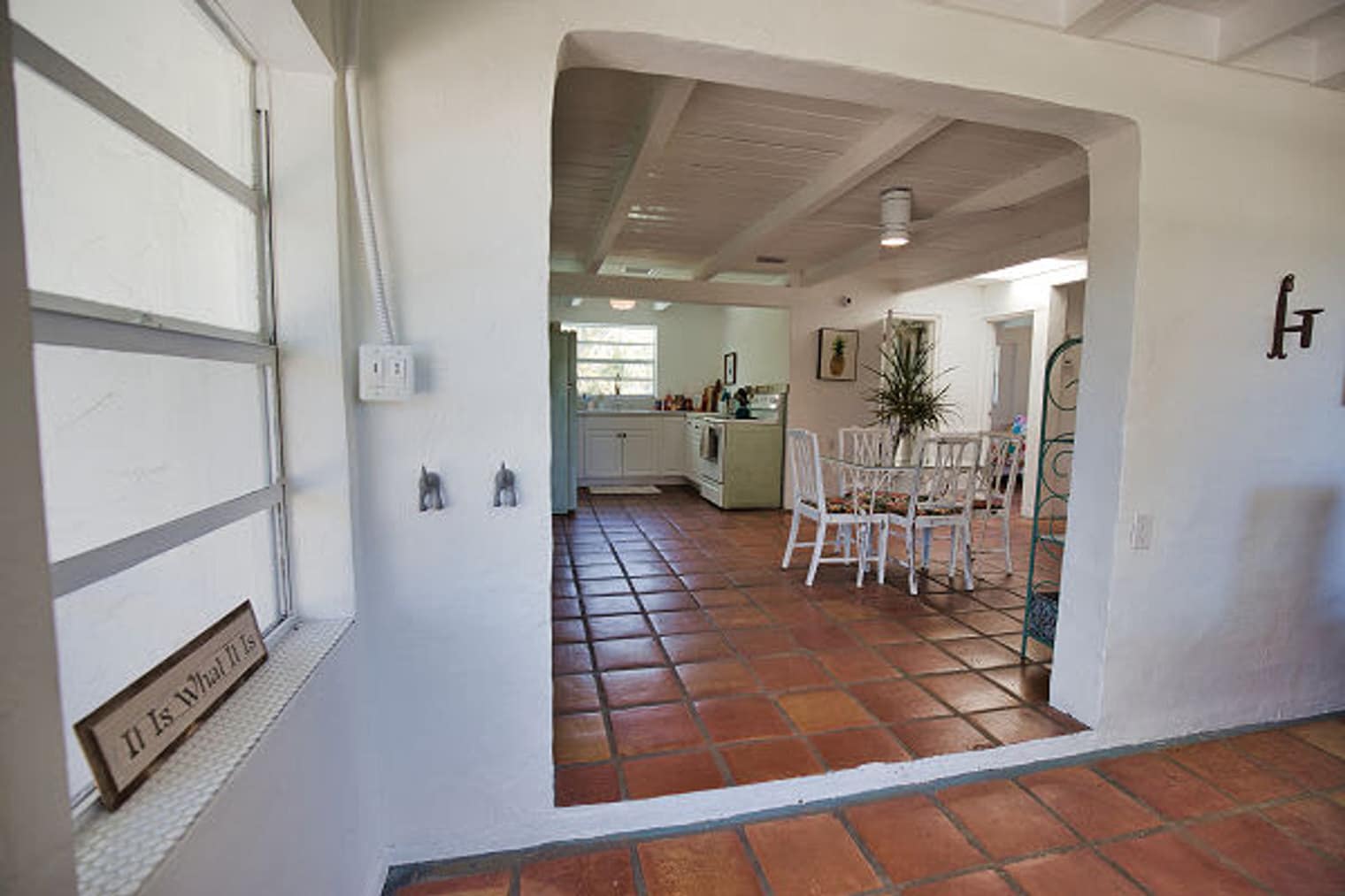 Building Photo - 650 Edwards St