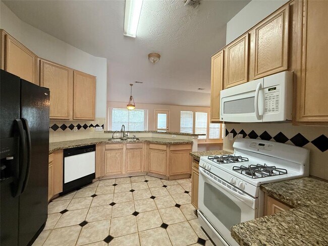Building Photo - 21331 Riverside Ridge Ln