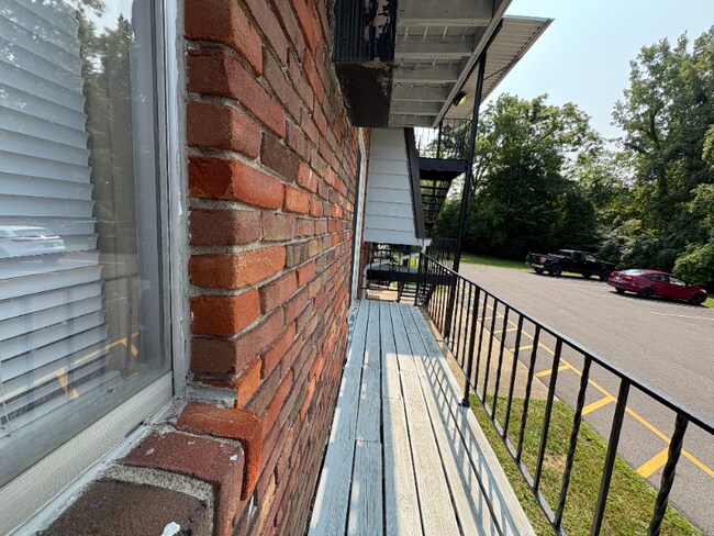 Building Photo - 1510 Spruce Ave