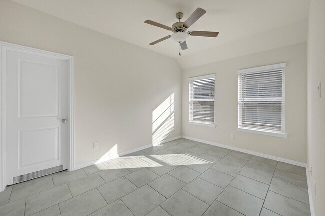 Building Photo - 2403 Dovetail Park Ln
